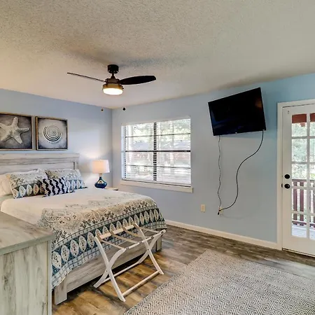 #82 Spectacular Condo Ideal Location 2Bdr/2Parking